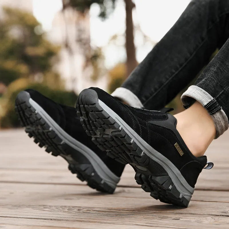 Men's Outdoor Lightweight Non-slip Walking Shoes Slip-On Hiking Shoes Sneakers
