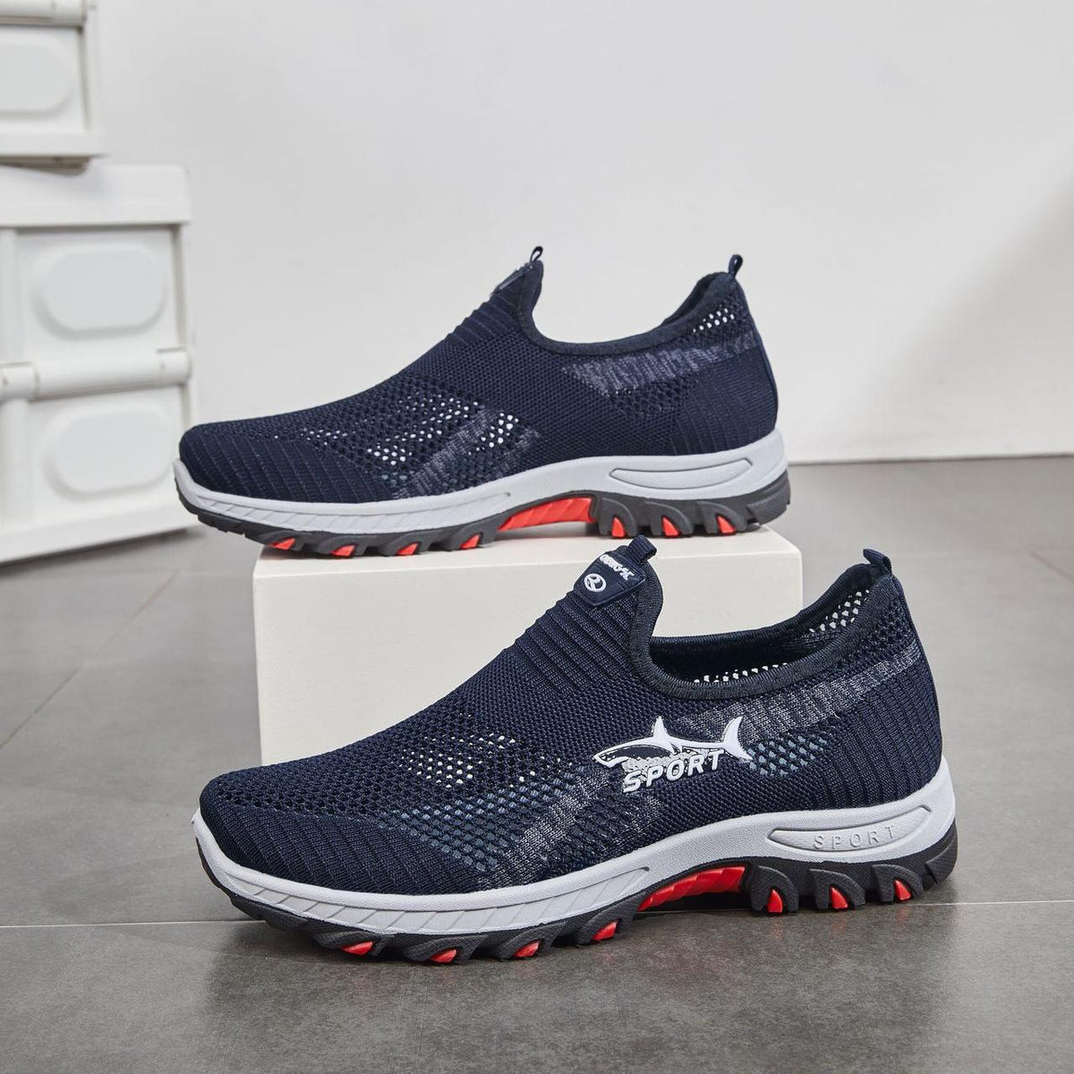 Men's Lightweight Breathable Anti-slip Sneakers for Outdoor Activities