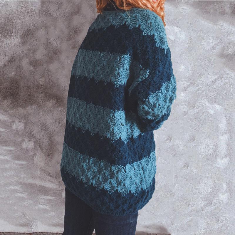STYLISH COLOR BLOCK PRINT ROUND NECK SWEATER